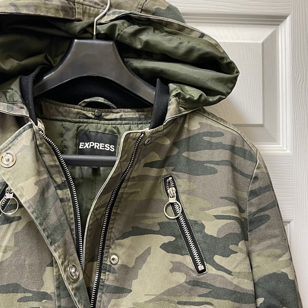 Express Women's Medium Camo Utility Hooded Jacket w/Detachable Lining Grunge